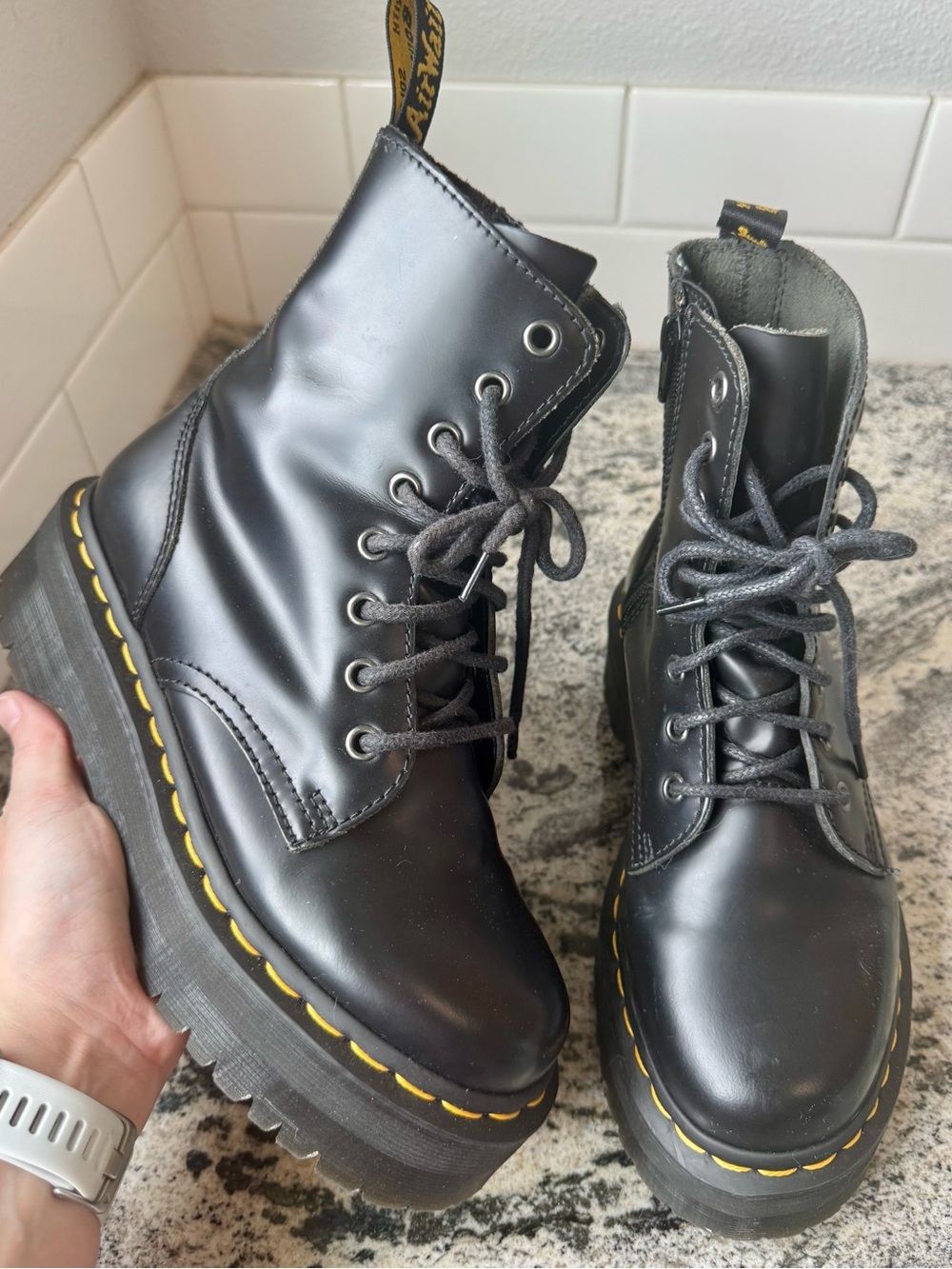 Dr. Martens Jadon Smooth Leather Platform Boot. L 6/ EU 37. EUC